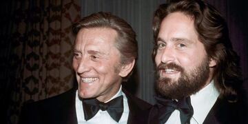 Kirk Dougla y Michael Douglas(AP Photo, File)