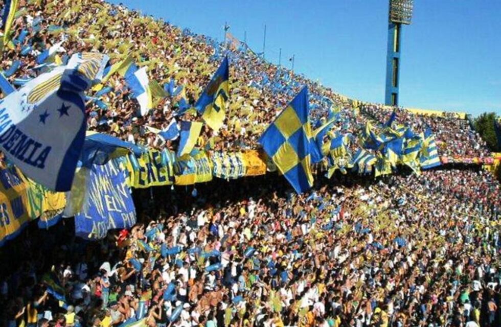 Joven cayó al vacío en una de las tribunas del Gigante durante el partido Central-Boca