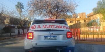 Caravana en protesta contra la reforma Jubilatoria en Arroyito