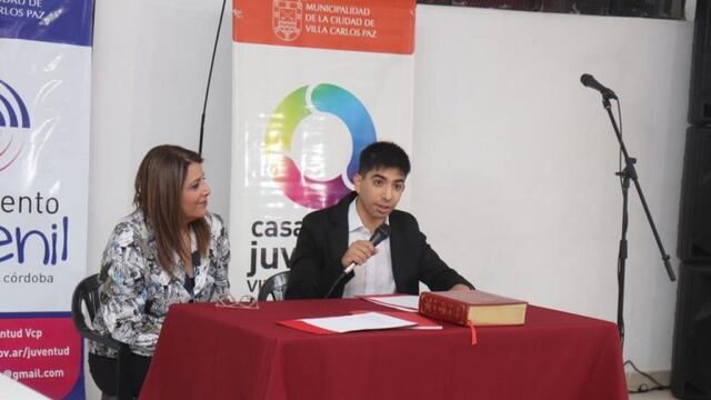 Juramento del presidente del Parlamento Juvenil en Villa Carlos Paz.