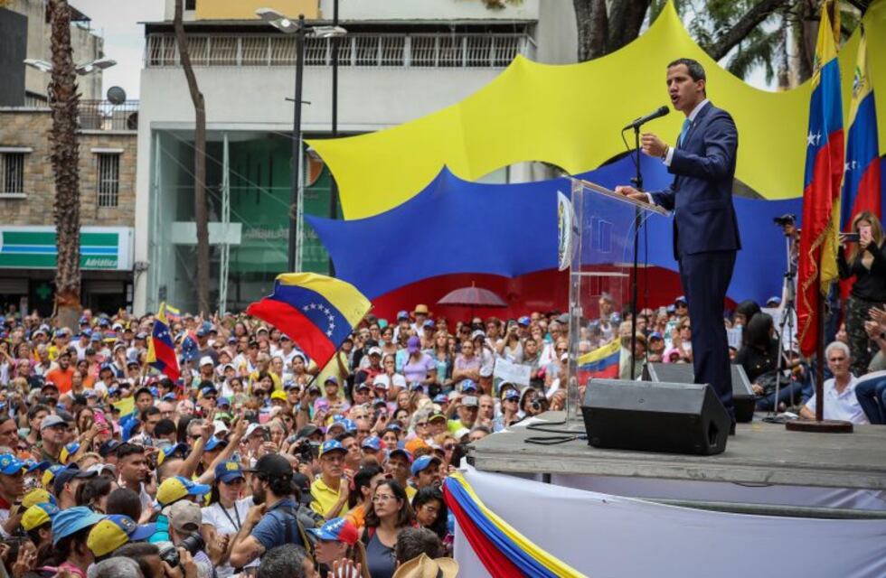 Guaidó invita a la marcha "más grande" el 1 de mayo para desalojar a Maduro