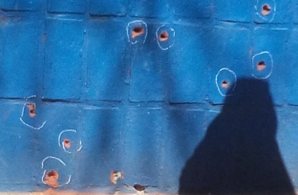 Volvió la violencia: atacaron a balazos el frente del local de un dirigente de Newell's