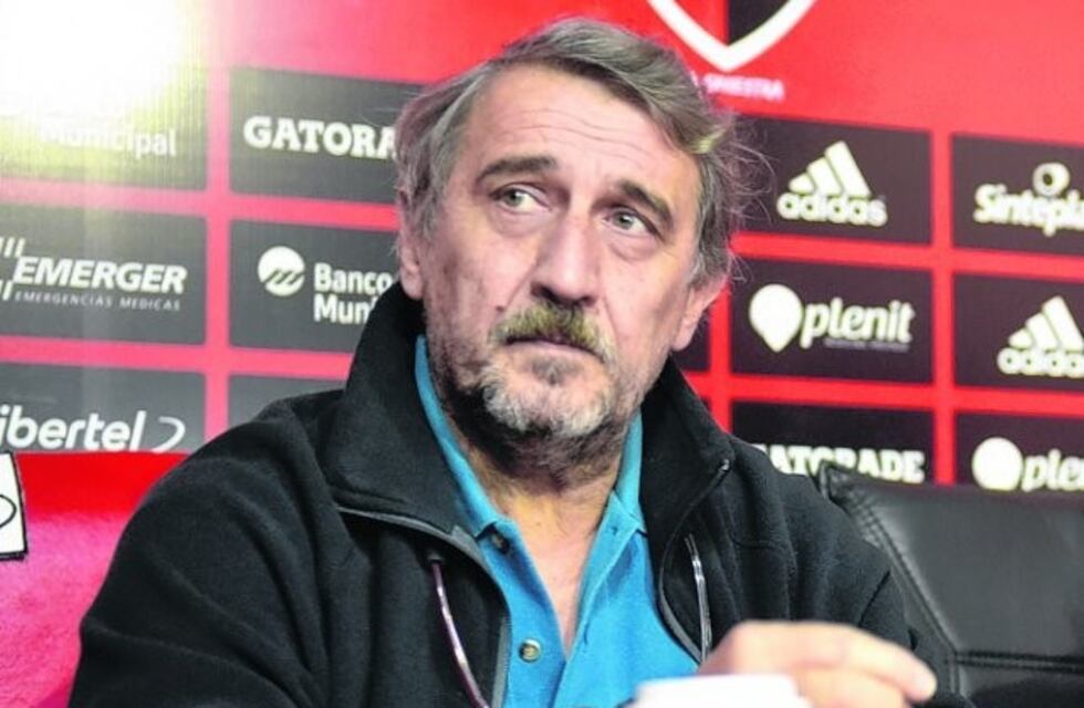 Sauro: "Bermúdez es capaz de pintar el escudo de Newell's de azul y amarillo, si el juez se lo pide"