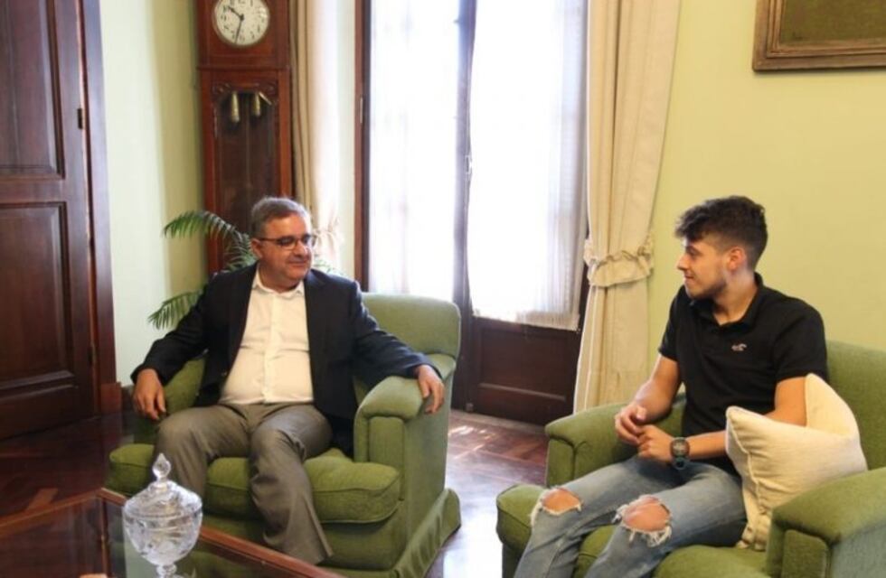 El gobernador Raúl Jalil recibió a Agustín Tapia