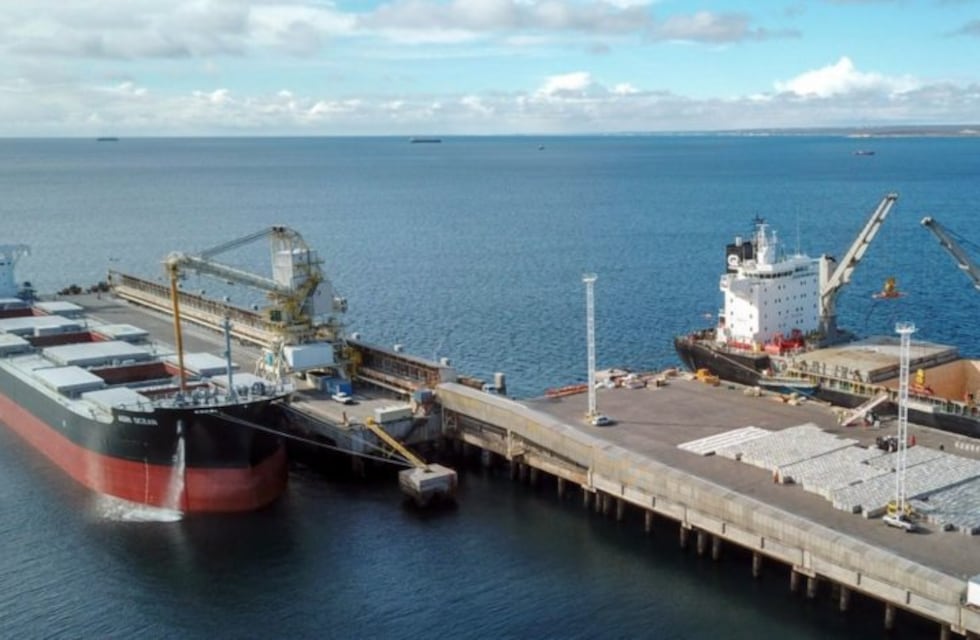 Buque chino no podrá desembarcar en Puerto Madryn hasta cumplir con la cuarentena