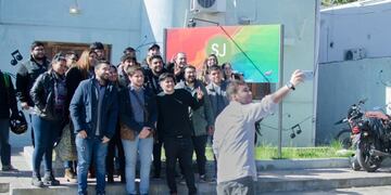 Estudiantes universitarios y Subsecretario de la Juventud de La Rioja