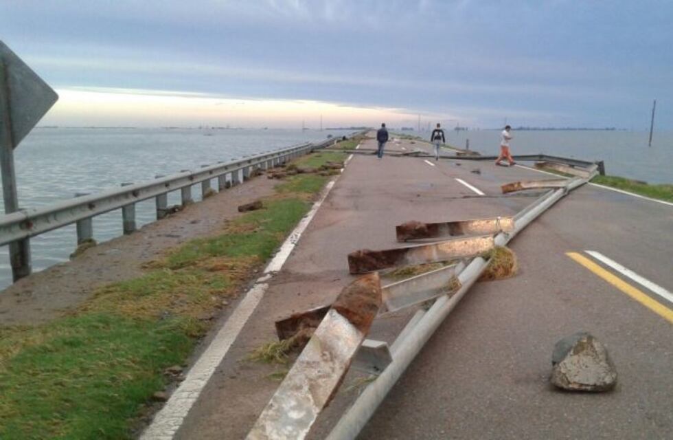 Continúa cortada la Ruta 7 a la altura de La Picasa