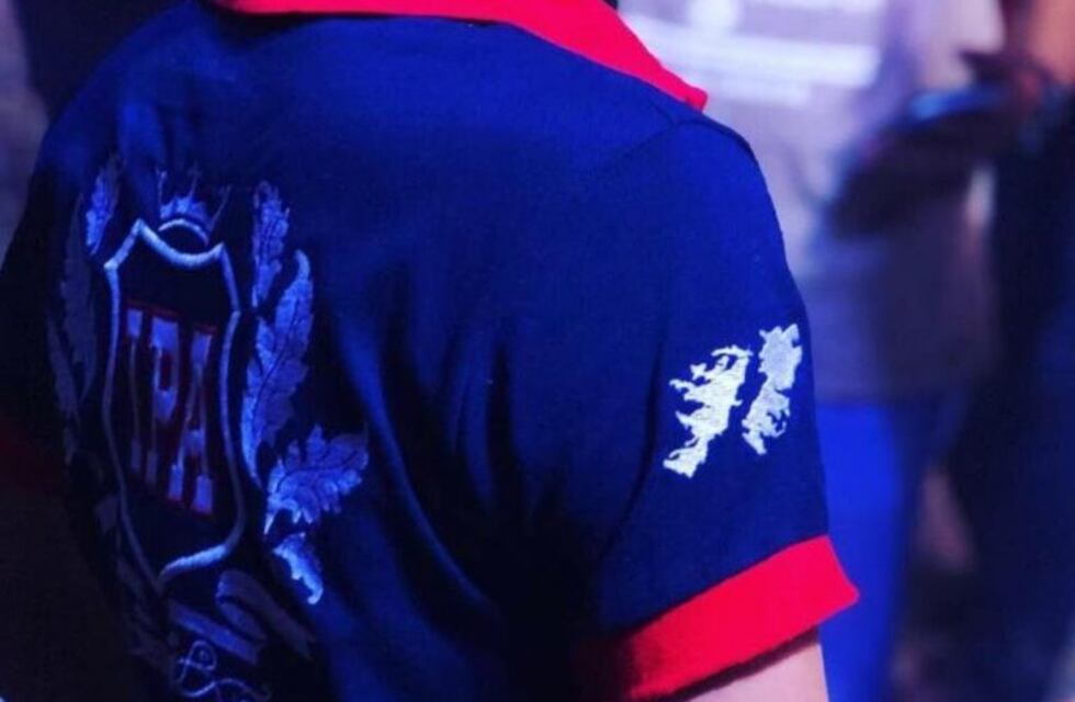 Egresados de Resistencia llevarán bordadas las Islas Malvinas en sus remeras