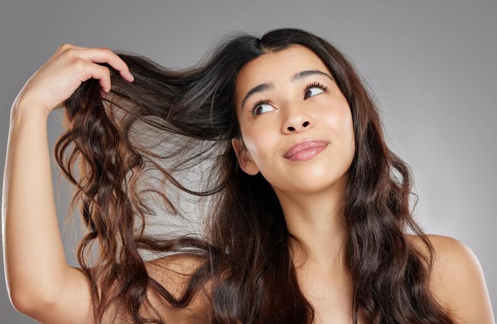 Adiós a la planchita: el truco para tener el pelo lacio perfecto y sin frizz