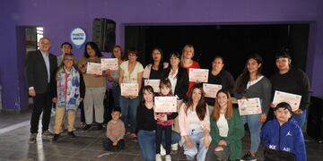 Empleo: finalizaron los cursos gratuitos de manicuría y belleza