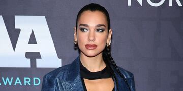 La vez que Dua Lipa conquistó las redes con un outfit muy jugado a puras lentejuelas.