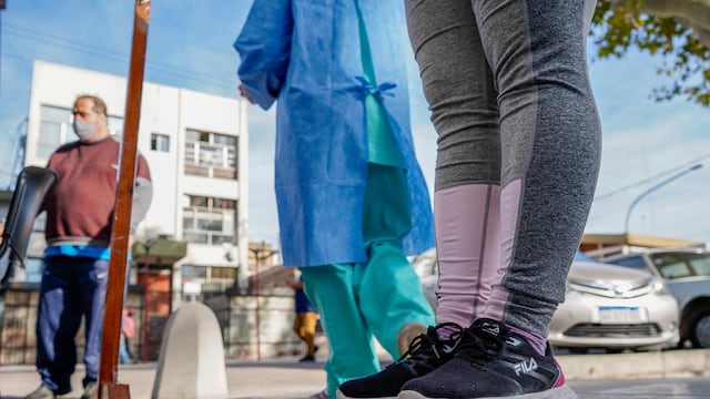 El Móvil Sanitario dispuesto en la plaza Marcos Burgos presta el servicio de certificación IMC para obesos tipo II y III.