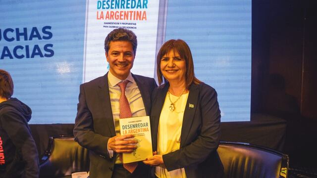 El diputado y economista Luciano Laspina (PRO) en la presentación de su libro "Desenredar la Argentina" junto a la precandidata presidencial Patricia Bullrich (Foto: Prensa Luciano Laspina)
