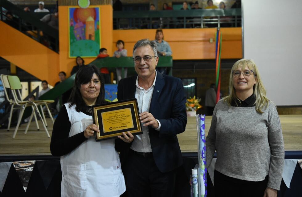 Festejos por el 50° aniversario de la escuela Lisandro de la Torre