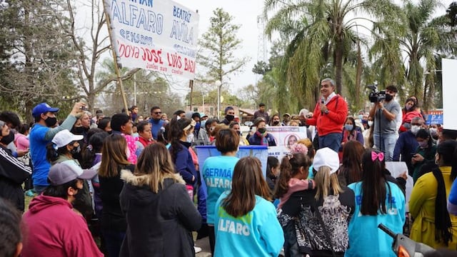 Alfaro recorrió localidades del este tucumano.