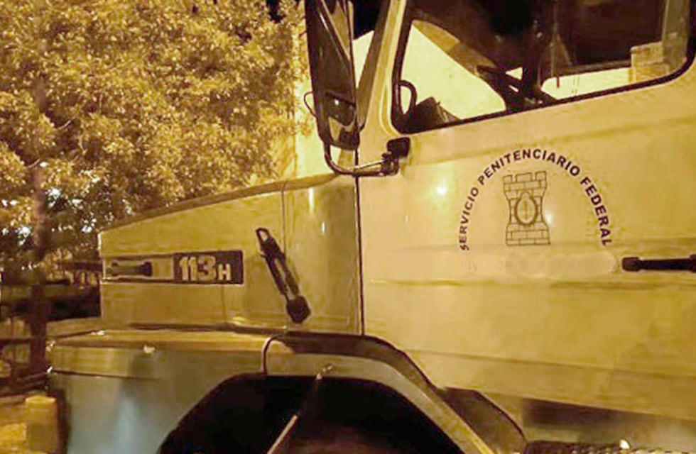 Dos penitenciarios fueron detenidos en General Acha cuando vendían combustible robado