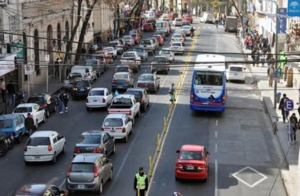Controlarán el uso de carriles selectivos en el centro salteño