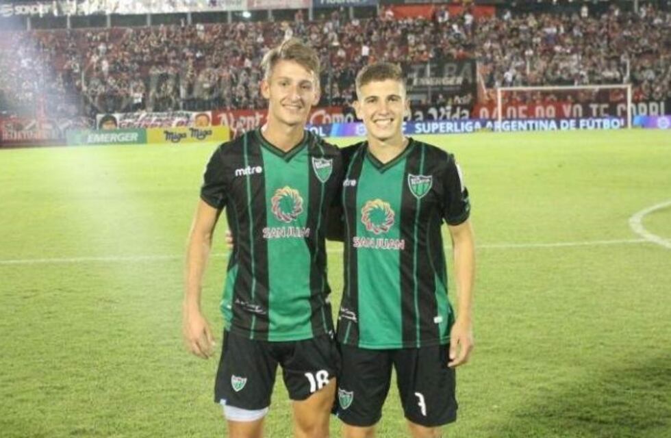 El Verdinegro apuesta a la cantera: dos pibes firmaron su primer contrato