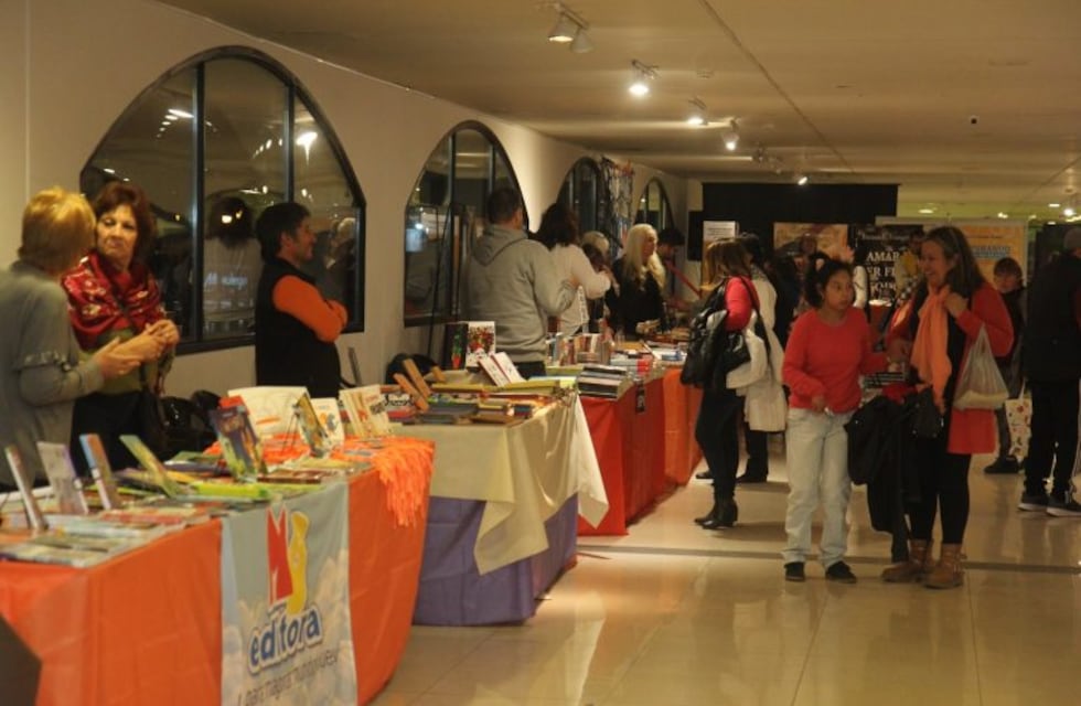 Villa Carlos Paz: prensentaron la Feria del Libro 2024 con carácter internacional