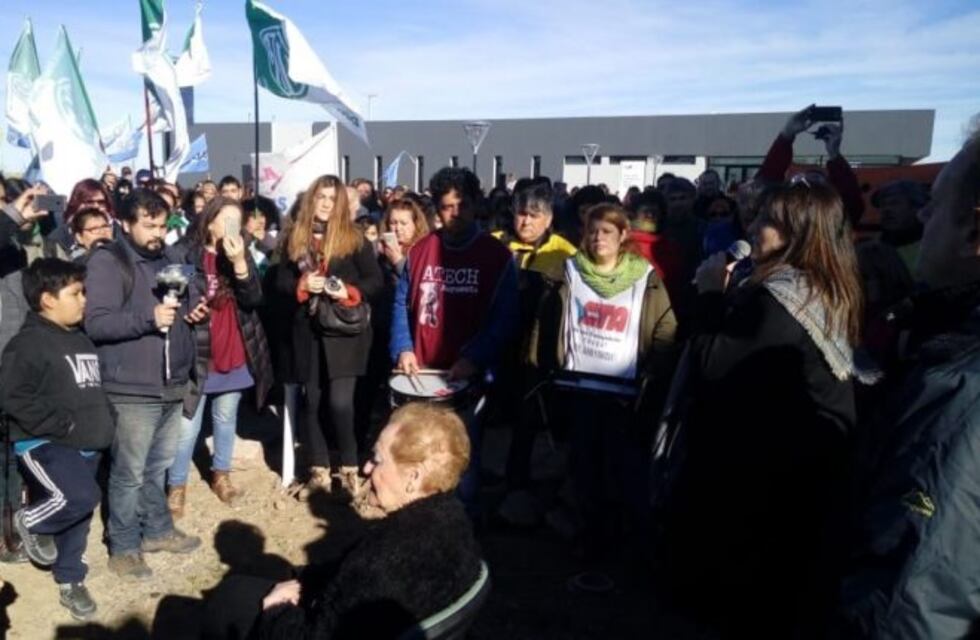 Estatales de Chubut ratificaron las medidas de paro y solicitaron que se nacionalice