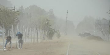 Temporal de viento en Neuquén: un muerto y cortes de energía (Foto: Yamil Regules/RioNegro)