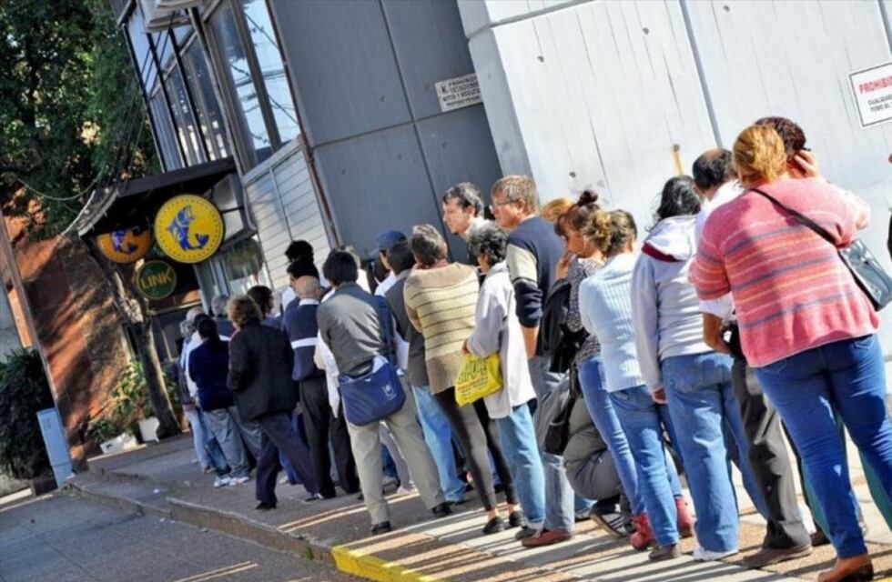 Mañana comienza el pago del plus a empleados provinciales