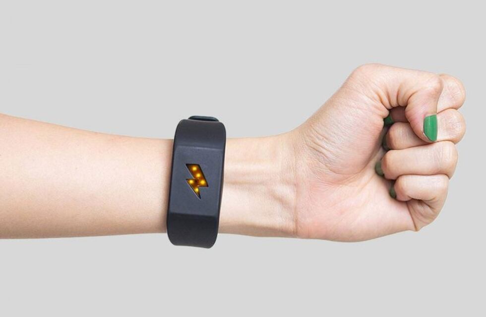 "Pavlok", la polémica pulsera eléctrica que ayuda a adelgazar con descargas eléctricas