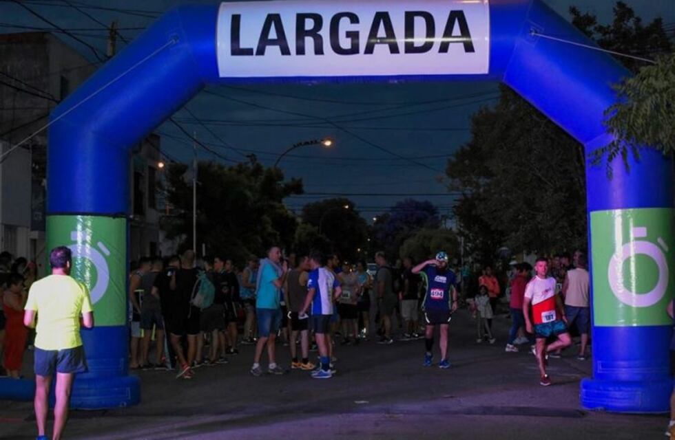 Exitosa edición de los 8K nocturnos de Ateneo