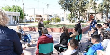 El acto por el día de la paz se llevó a cabo en la plaza con el mismo nombre en el barrio Guillermo Lehmann (Prensa Municipalidad de Rafaela)