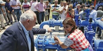 El mandatario apuesta a sostener las inversiones del Estado en Aguas Santafesinas\u002E (@GobSantaFe)