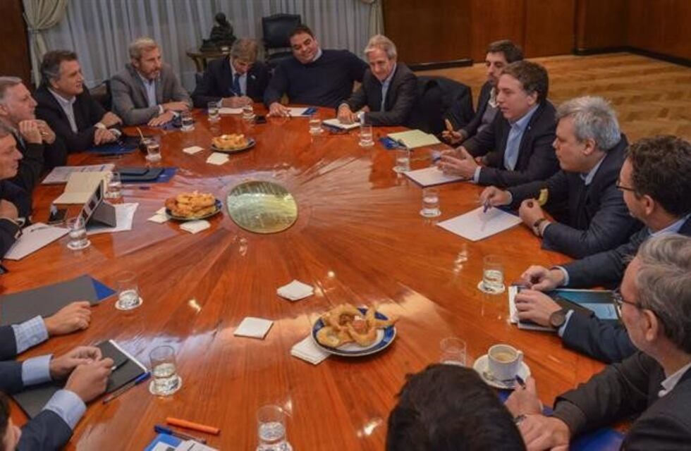 Dujovne pidió a su equipo económico que priorice medidas que promuevan la austeridad