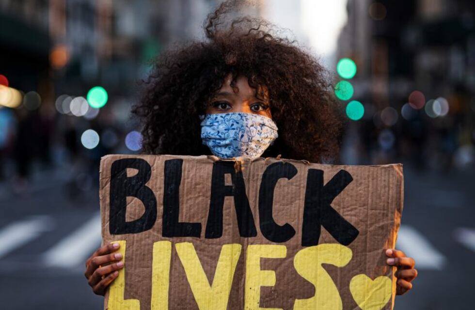 #BlackoutTuesday: los famosos tiñen sus redes sociales de negro en rechazo al racismo