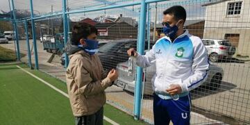 El instituto municipal de deporte Ushuaia concientiza en plazas y playones deportivos sobre prevención de covid-19\u002E