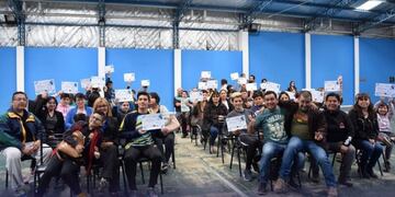 La casa de la juventud entregó certificados del curso de robótica