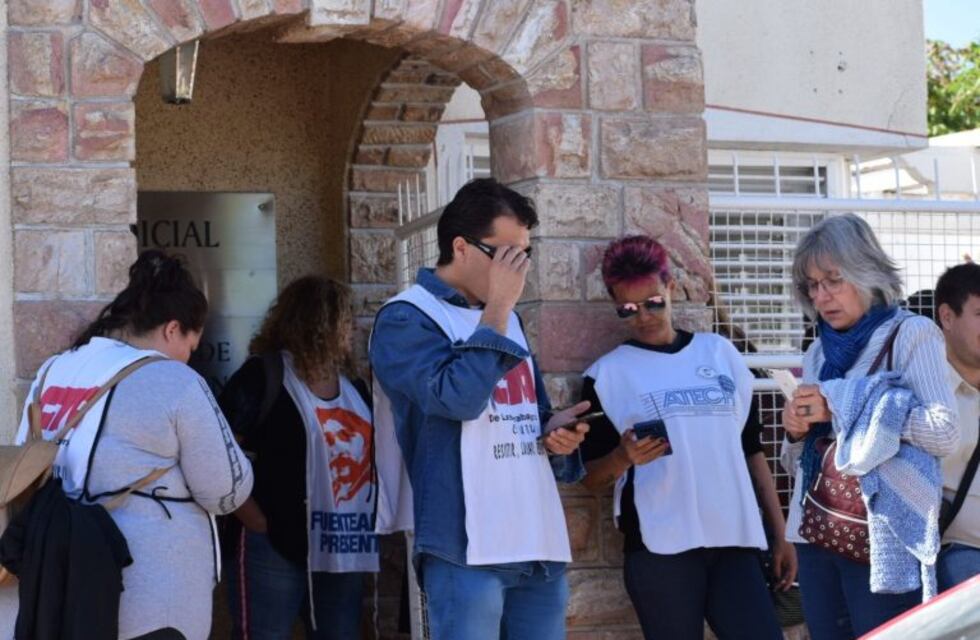 Atech se movilizó hasta el Ministerio de Educación en Rawson