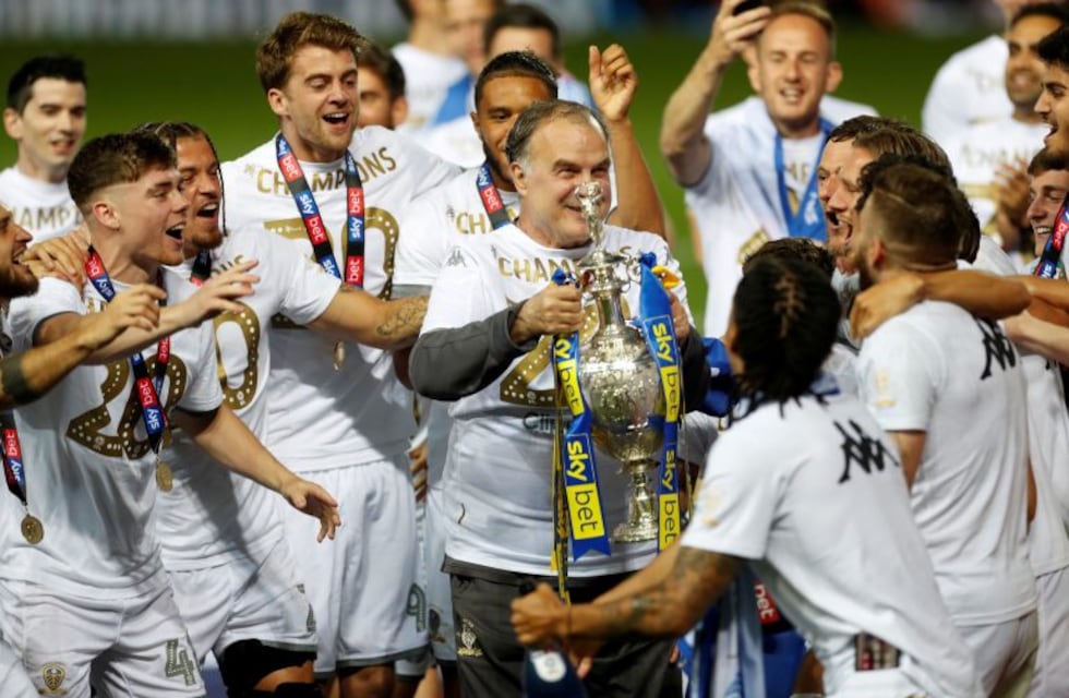 Marcelo Bielsa fue elegido como el entrenador del año y agradeció con un video