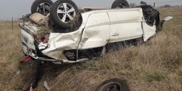 Así quedó el vehículo que volcó en la Ruta Provincial 60