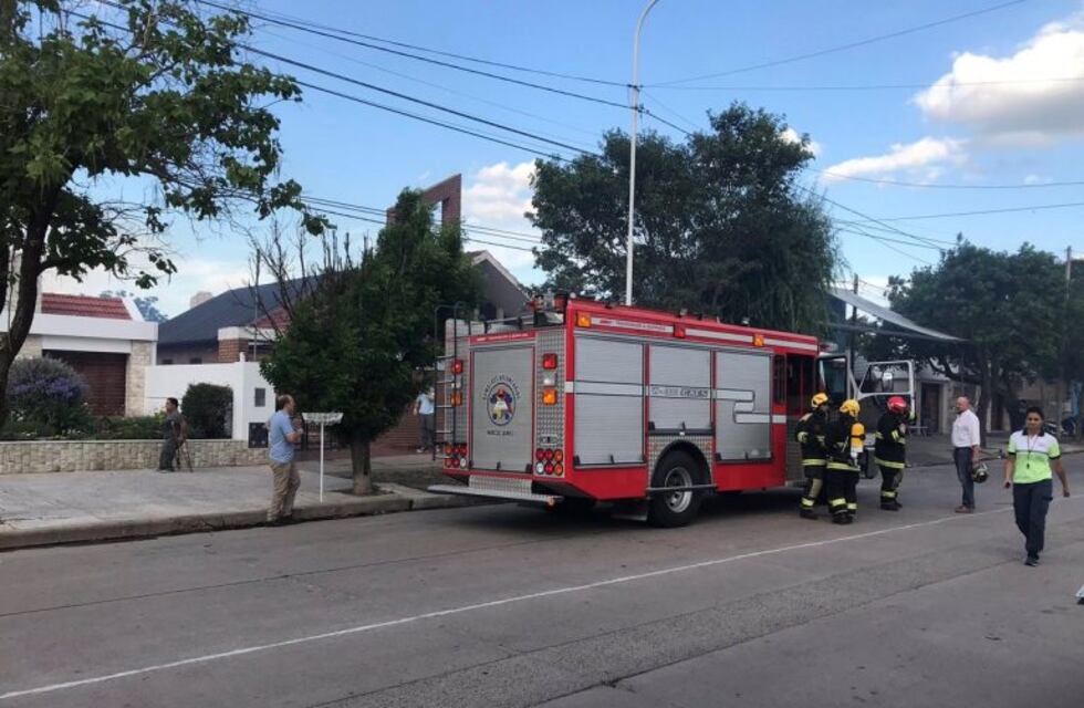 Marcos Juárez: incendio de un cañaveral en una casa