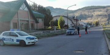 CONTROL POLICIAL ESQUEL