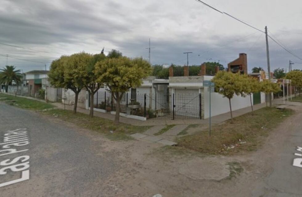 Motochorros asaltaron y golpearon a un joven cuando esperaba el colectivo