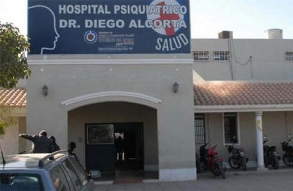 Alumna de 14 años intentó tirarse desde una ventana de la escuela