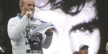 Marcha a dos meses de la desaparicion Santiago Maldonado reclamo pedido de aparicion con vida del joven\r\nDYN33, BUENOS AIRES 01/10/17, HABLA SERGIO MALDONADO HERMANO DE SANTIAGO EN LA MARCHA A DOS MESES DE LA DESAPARICION \u002E FOTO:DYN/PABLO AHARONIAN buenos aires sergio maldonado desaparicion artesano y tatuador durante protesta en chubut caso desaparicion de santiago maldonado marcha manifestacion a dos meses de la desaparicion