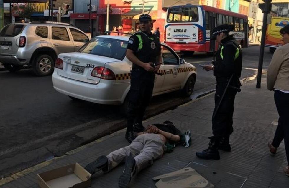 Detuvieron a un ladrón que intentó robar en una librería en pleno centro tucumano