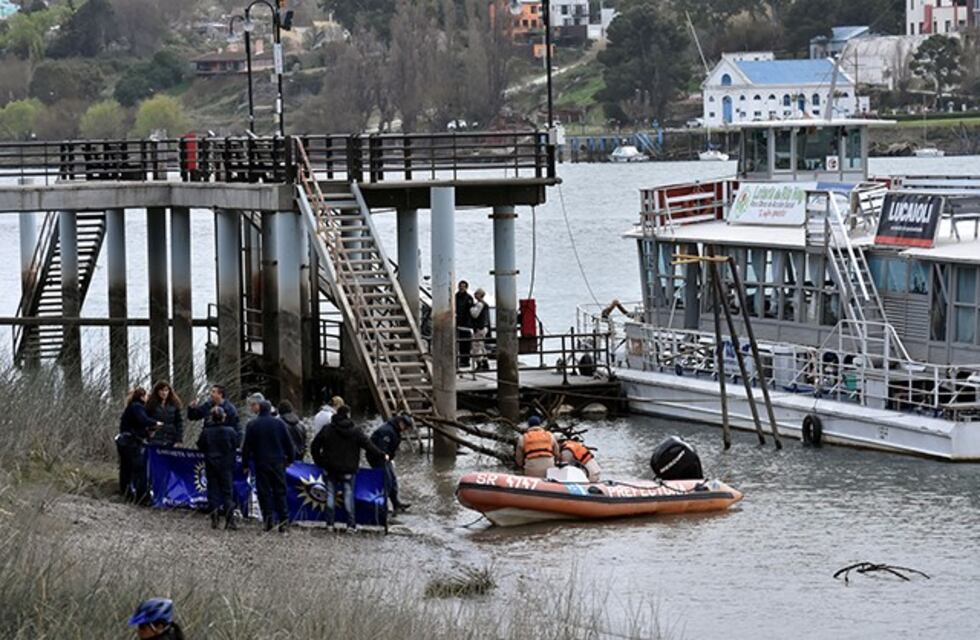 Encontraron un cuerpo flotando en el muelle de lanchas
