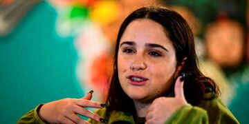 Ofelia Fernández se autodescribió como una "loca desquiciada" por tener las uñas pintadas con la cara de Cristina Kirchner