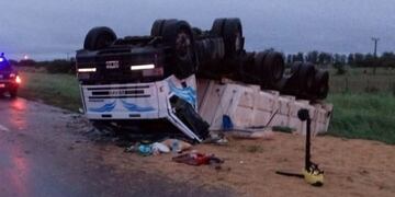 Un camión volcó cerca de San Cristóbal este martes\u002E (Aire de Santa Fe)