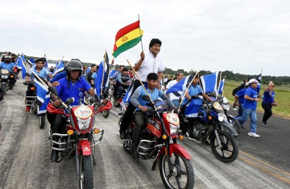 Evo en campaña, con promesas a bolivianos y críticas a EEUU