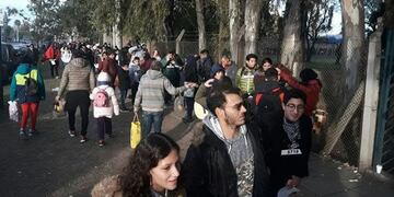 Colas para participar en casting de La Voz Argentina