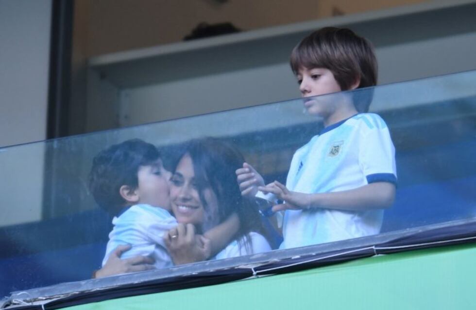 Antonela Roccuzzo mostró un video de Thiago Messi apoyando a Leo en Brasil