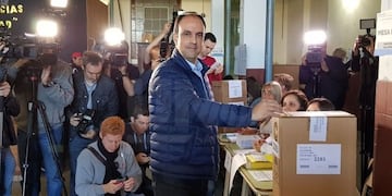 José Corral emitió su voto este 22 de octubre